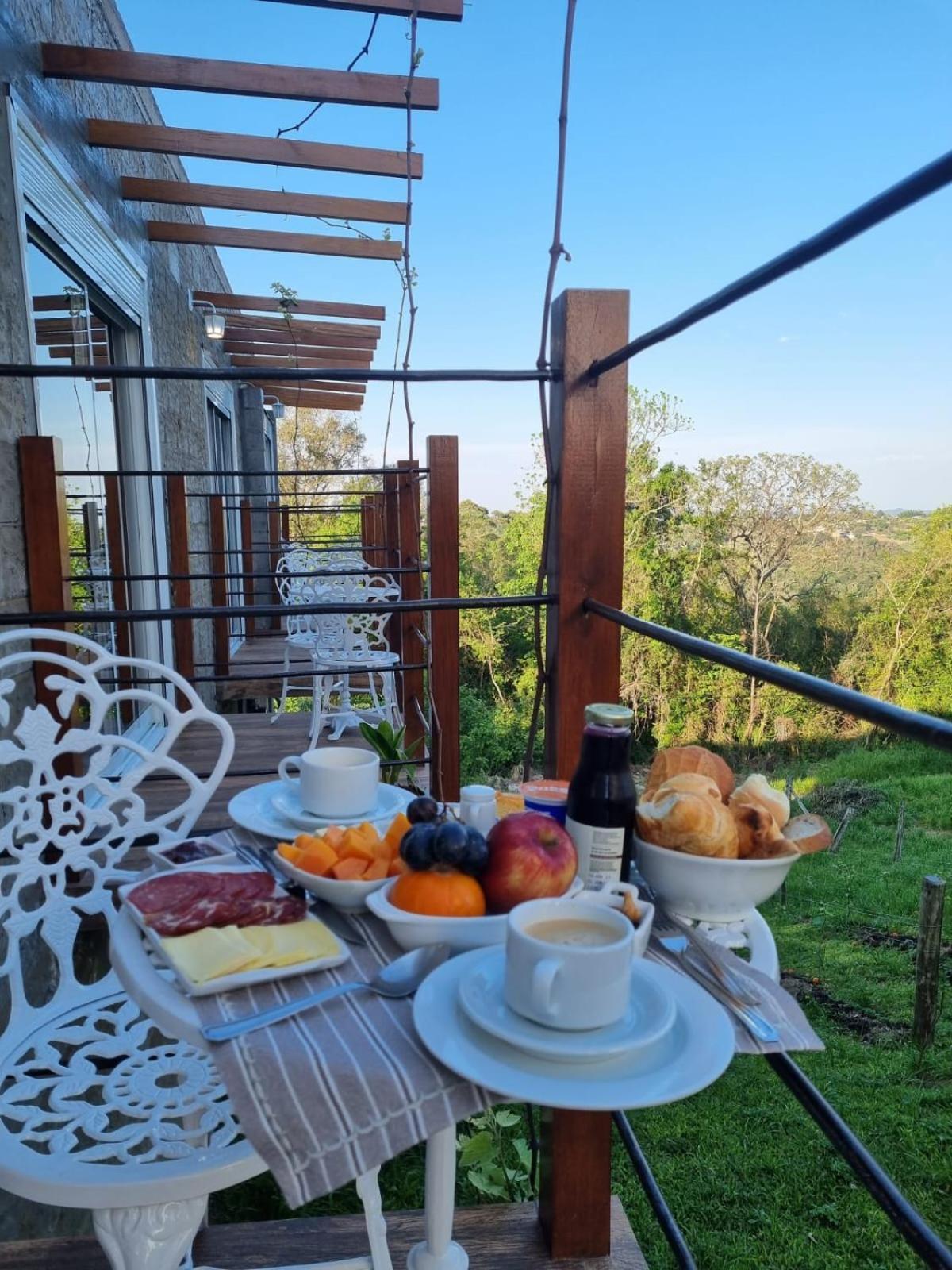Villa Vinicolla Hospedagem Conceito Bento Goncalves Exterior photo